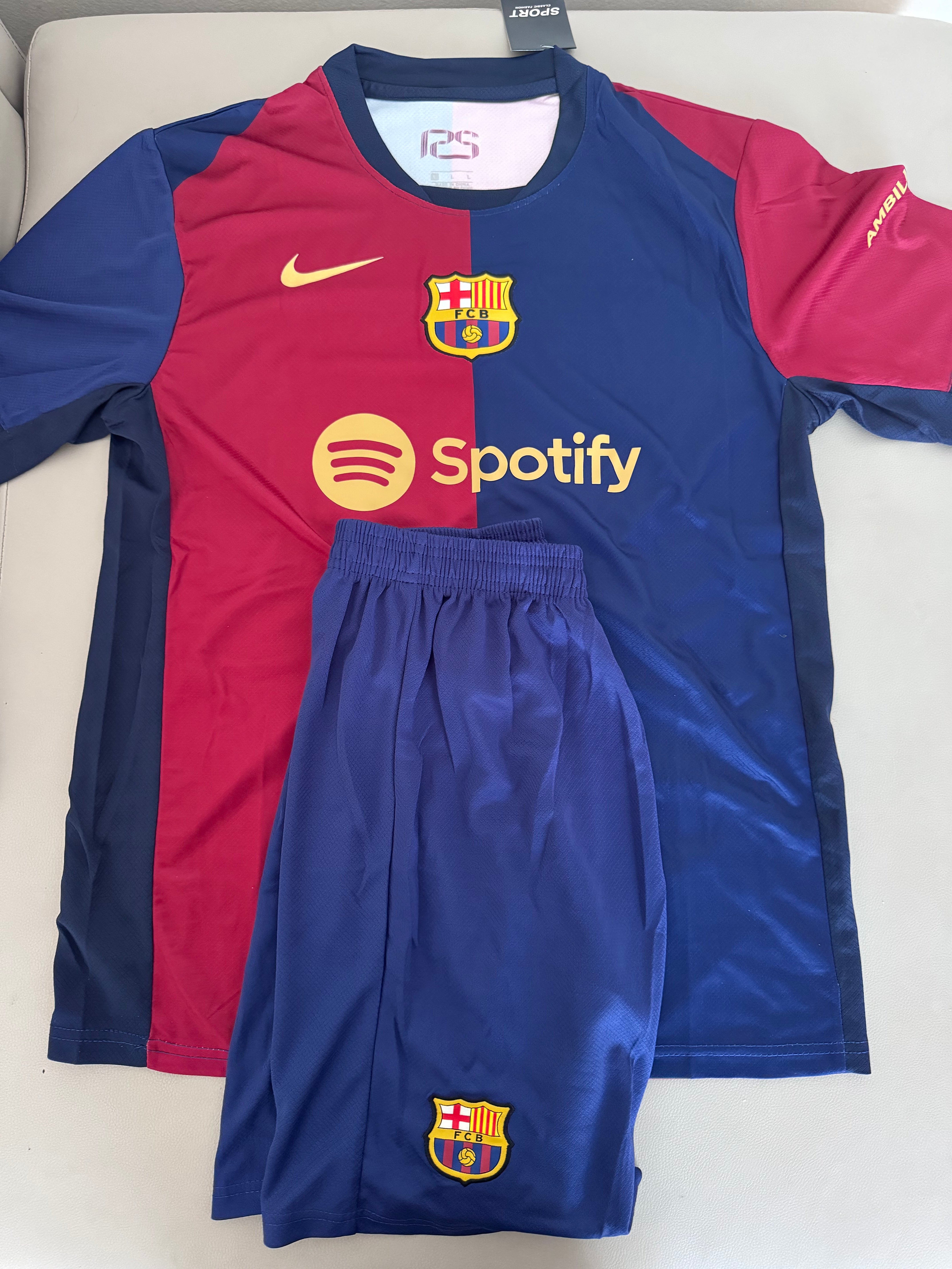 Lamine Yamal 2024 Barcelona with shorts